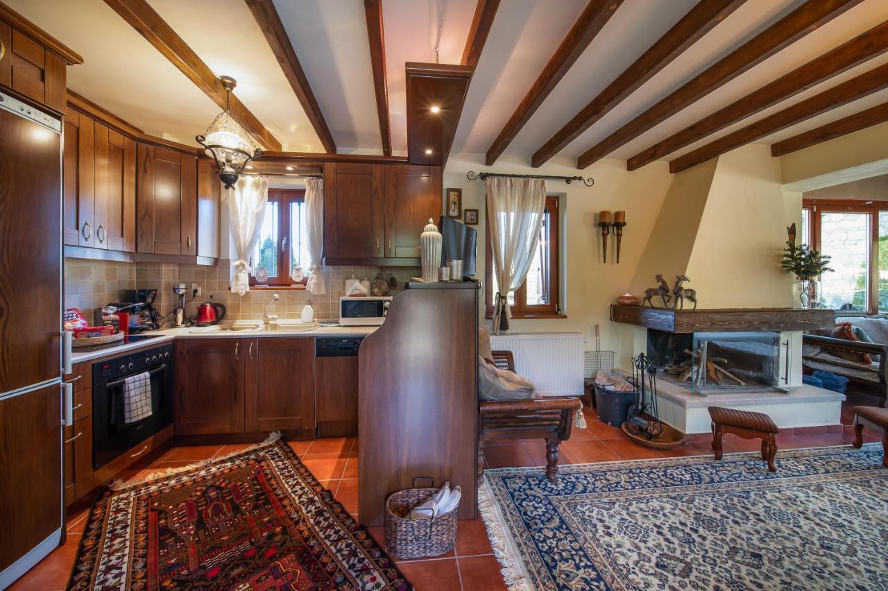 Livadi Cozy Villa Arachova Exterior photo